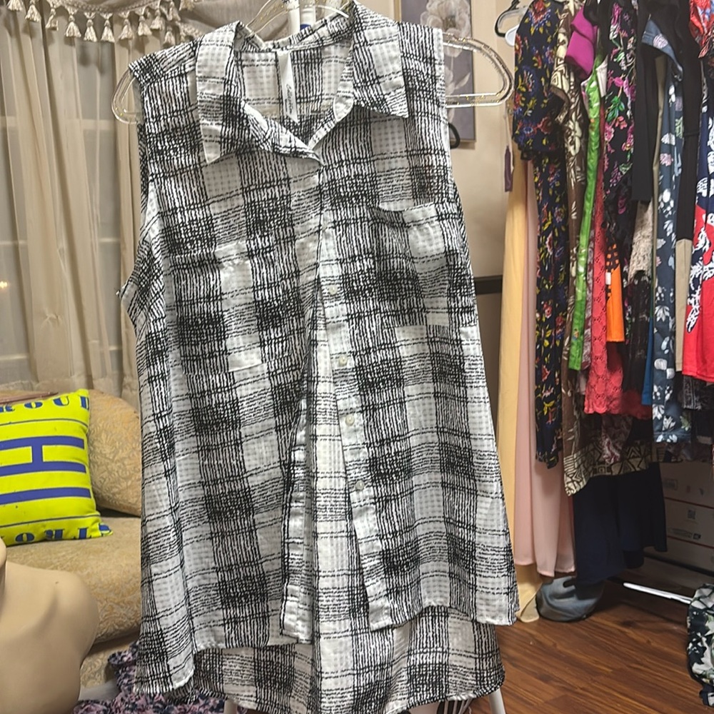 NY Collection sz L button down sleeveless blouse